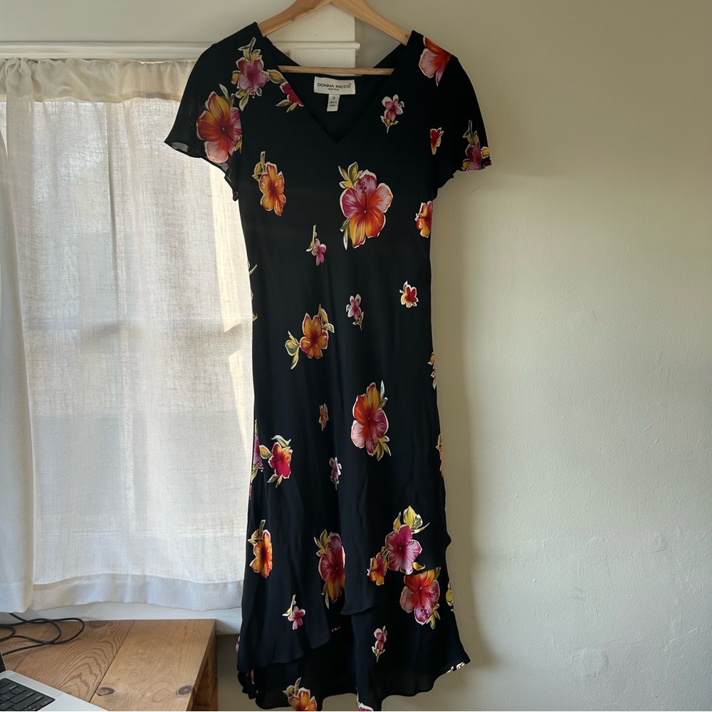 Donna Ricco Orange and Black Flutter Sleeve dress
